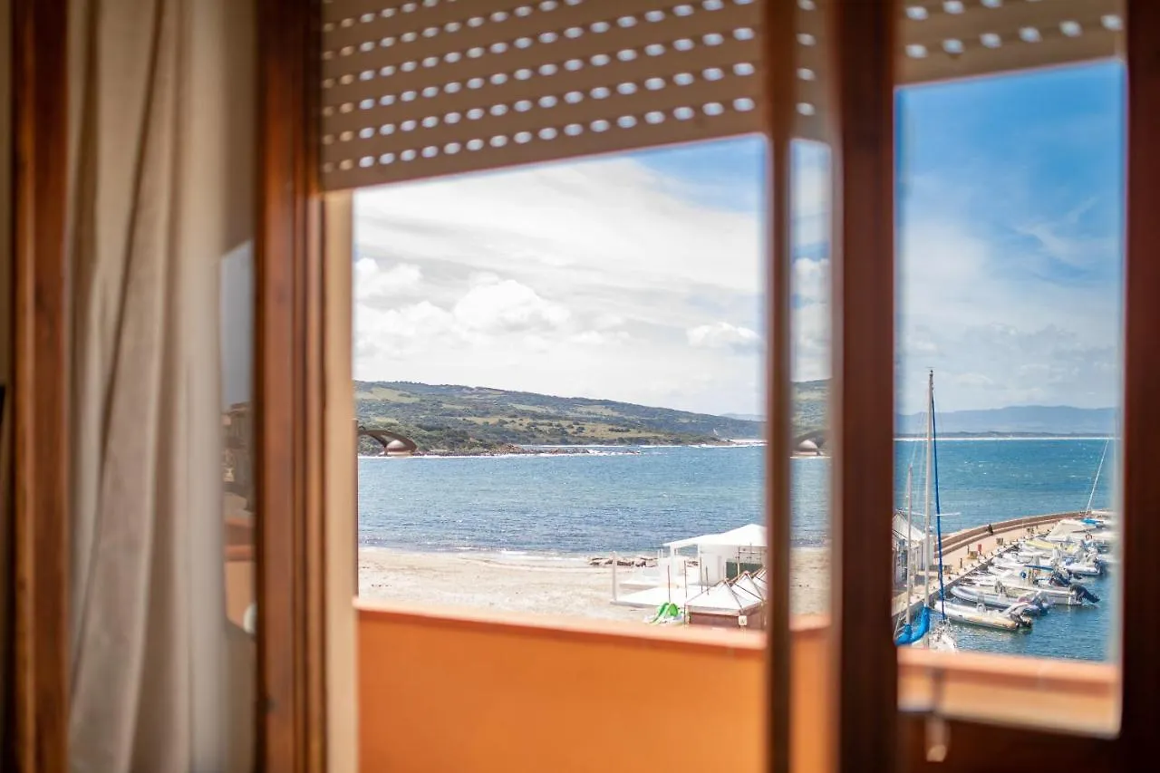 Casa Spiaggia Molo 4 ايزولا روسا
