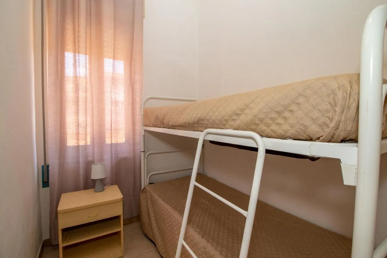 Casa Spiaggia Molo 4 ايزولا روسا 0*,